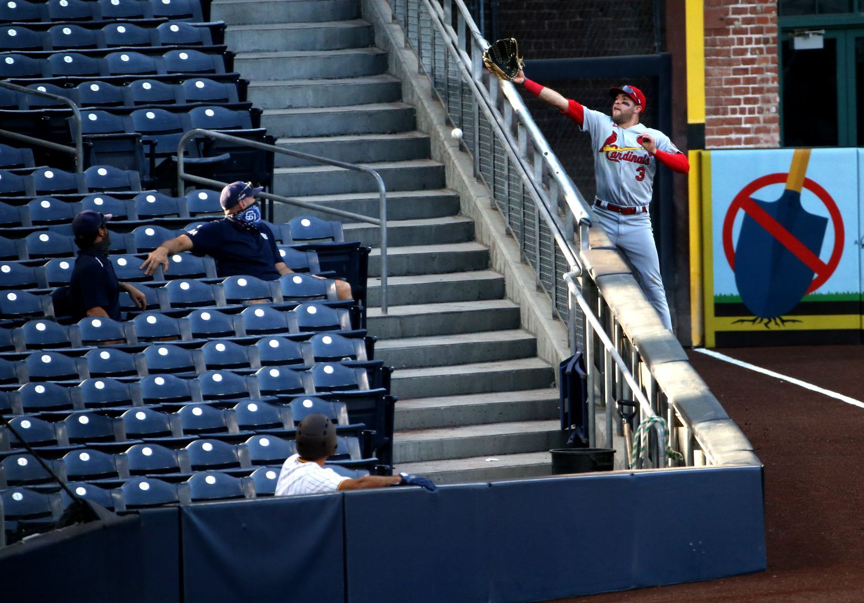 St. Louis Cardinals beat San Diego Padres 7-4 in Game 1 NLWild Card Series